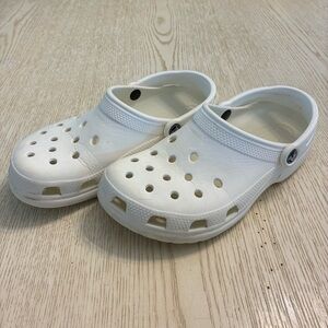 Crocs Classic Clog Shoes (White)